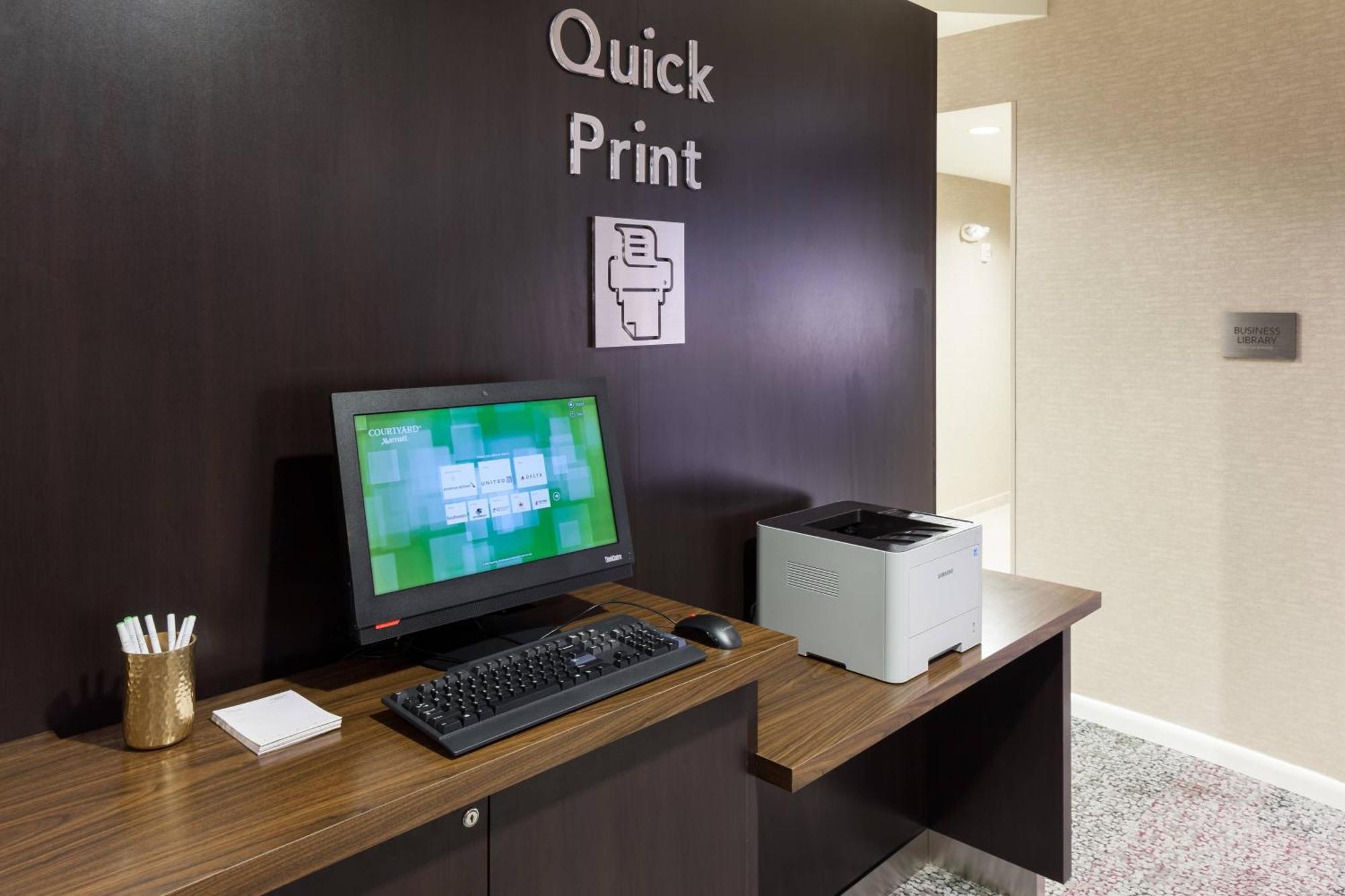 คอร์ตยาร์ด เบอร์มิงแฮม ทรัสวิลล์ Hotel ภายนอก รูปภาพ