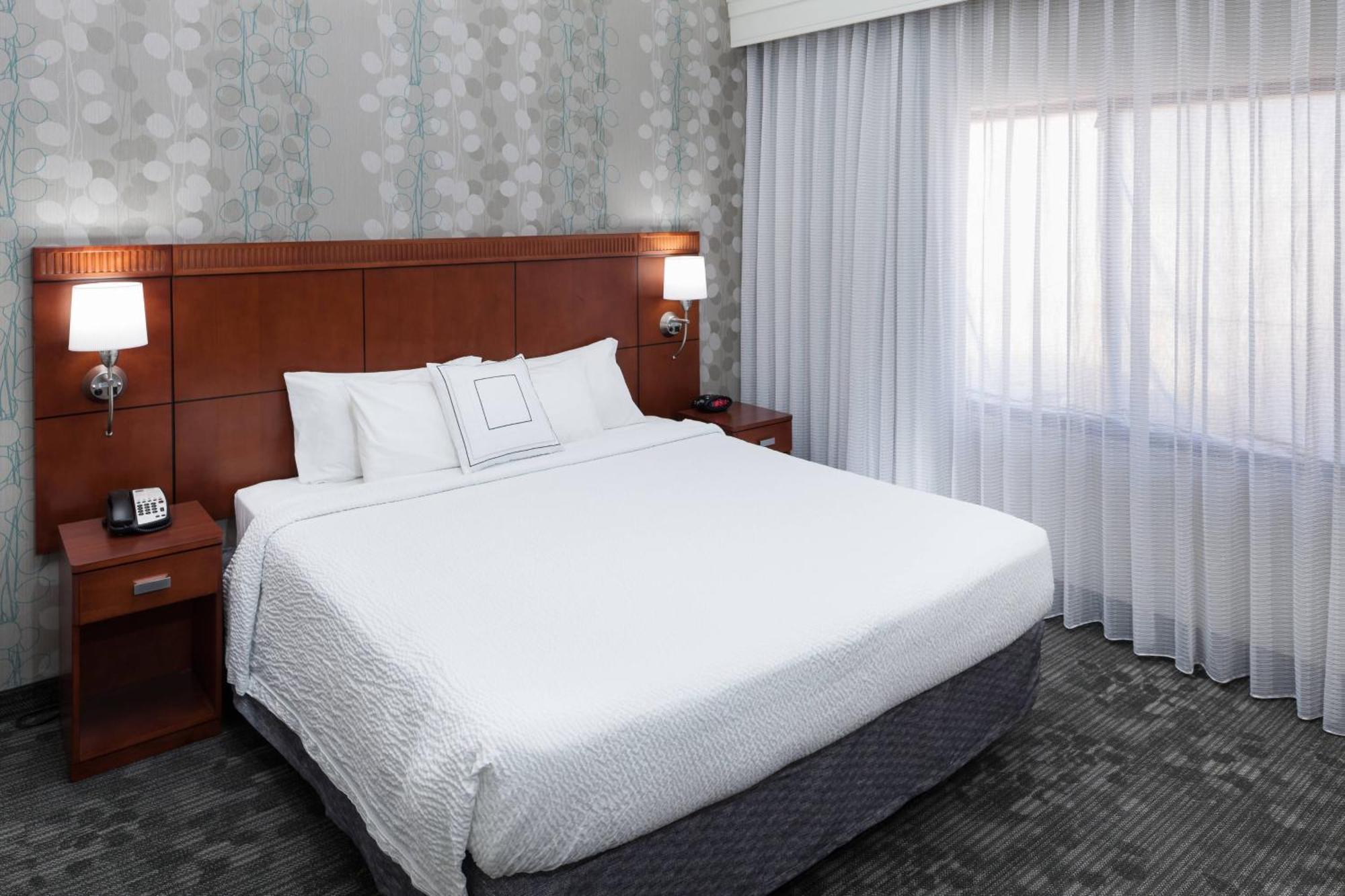 คอร์ตยาร์ด เบอร์มิงแฮม ทรัสวิลล์ Hotel ภายนอก รูปภาพ