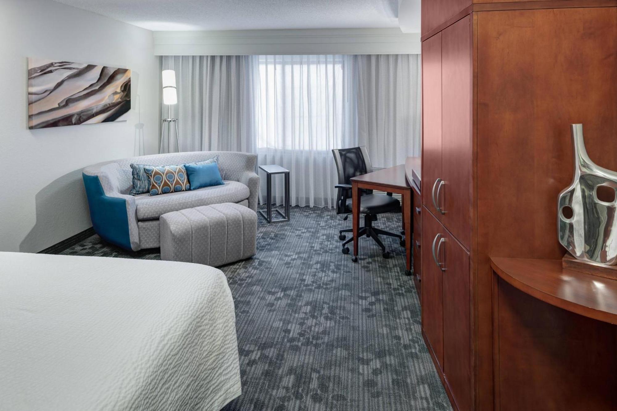 คอร์ตยาร์ด เบอร์มิงแฮม ทรัสวิลล์ Hotel ภายนอก รูปภาพ