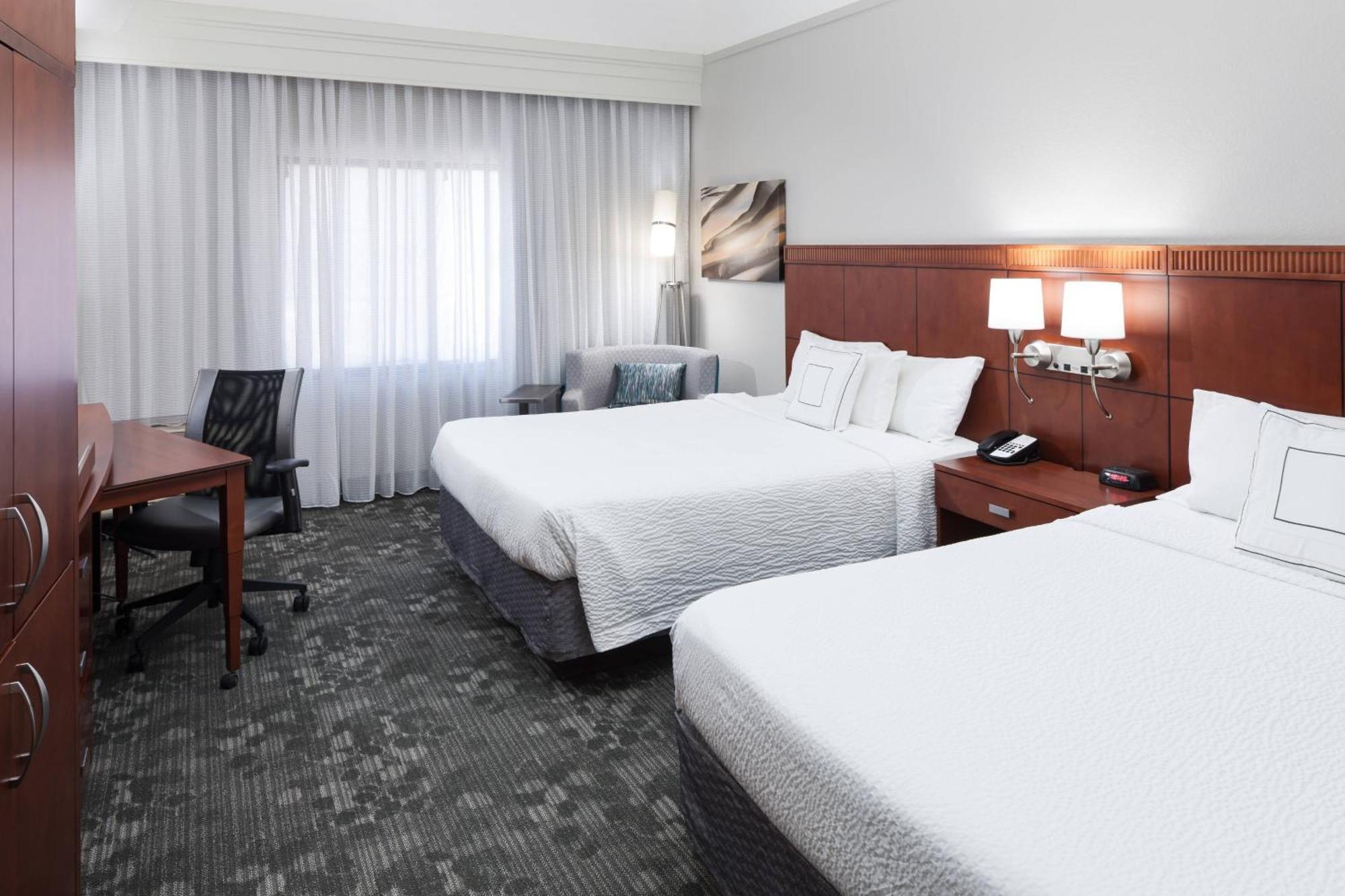 คอร์ตยาร์ด เบอร์มิงแฮม ทรัสวิลล์ Hotel ภายนอก รูปภาพ