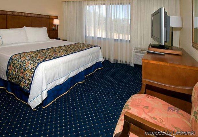 คอร์ตยาร์ด เบอร์มิงแฮม ทรัสวิลล์ Hotel ห้อง รูปภาพ